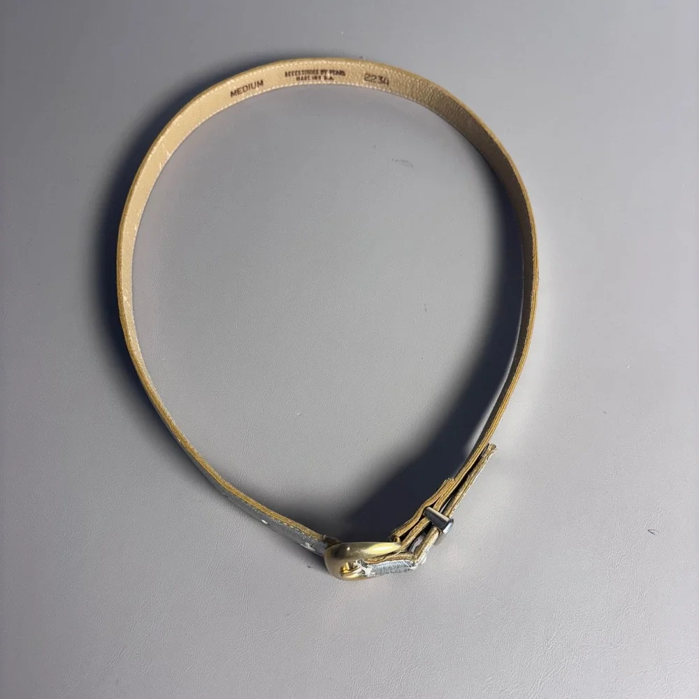 Accessories by Pearl Vintage Silver Metallic Leather Belt Medium Gold Buckle USA